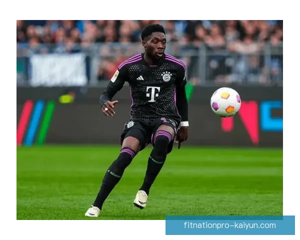 戴维斯在德甲联赛持续提升表现,球队走势清晰值得关注。 戴维斯在德甲联赛持续提升表现,球队走势清晰值得关注。