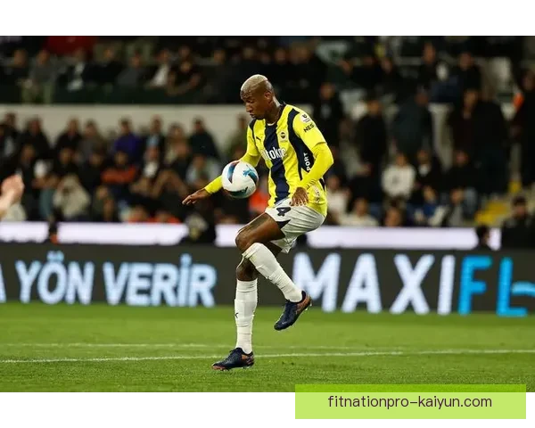 西蒙尼进攻端提升点分析，挑战新赛季表现稳健表现。